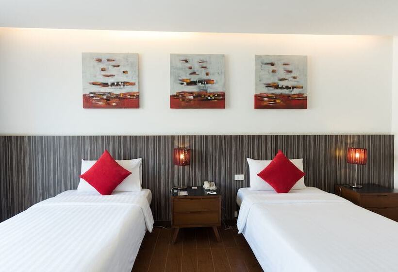 琮城市景观的豪华间, J Pattaya