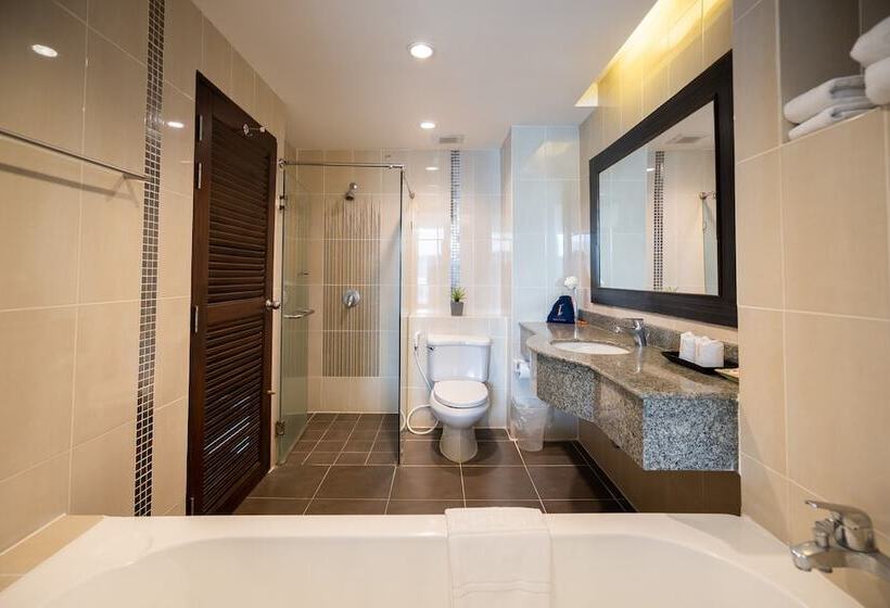 琮城市景观的豪华间, J Pattaya