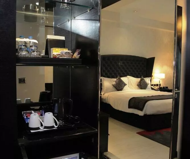 スイート, Radisson Blu Hotel New Delhi Paschim Vihar