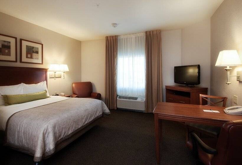 带双人床的标准工作室, Candlewood Suites Fort Worth West, An Ihg
