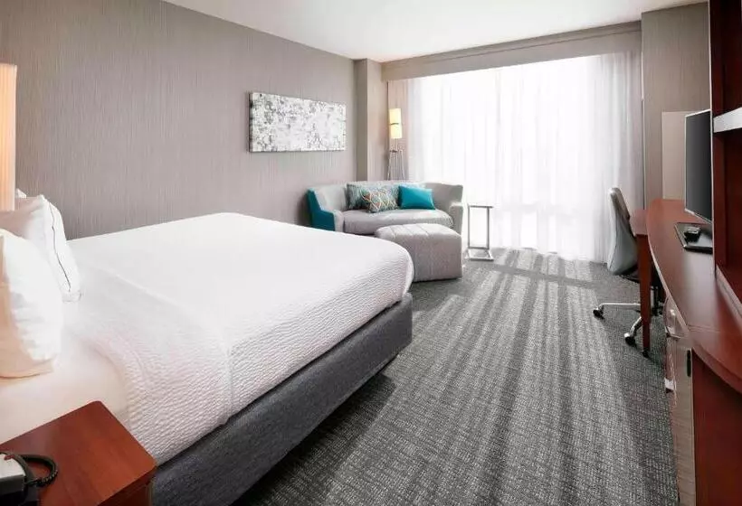 اتاق استاندارد با تخت بزرگ, Courtyard Indianapolis Downtown