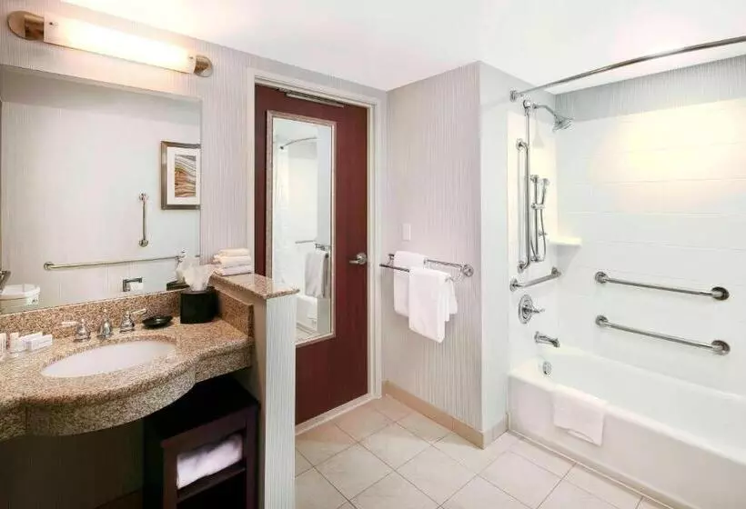 Standard Room Superior Floor, Courtyard Indianapolis Downtown