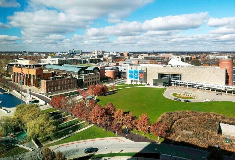 חדר סטנדרט בקומת סופריור, Courtyard Indianapolis Downtown