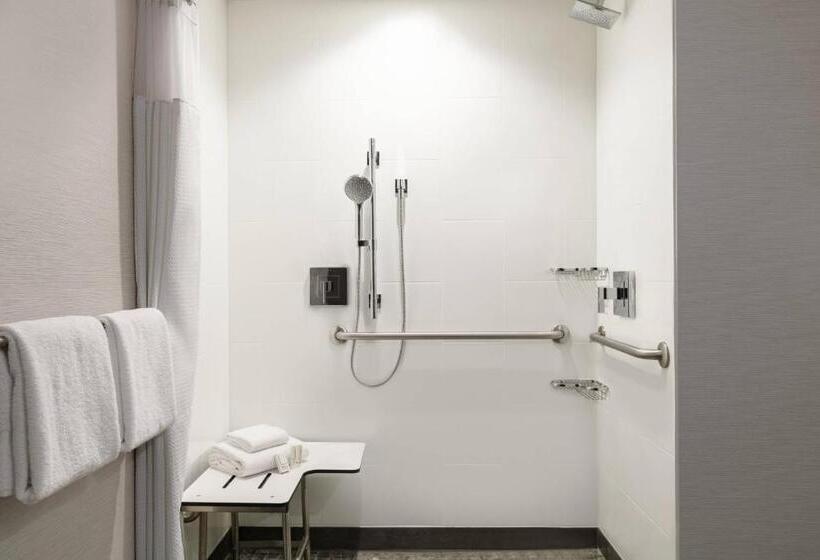 חדר סטנדרט עם מיטת קינג, Courtyard Lancaster