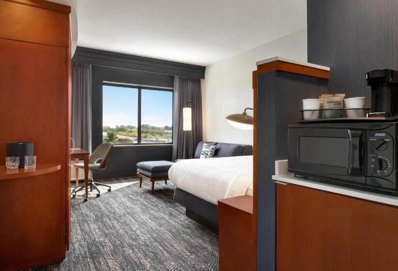 חדר סטנדרט עם מיטת קינג, Courtyard Lancaster