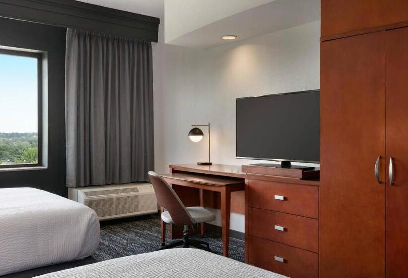 Номер Стандарт, Courtyard Lancaster