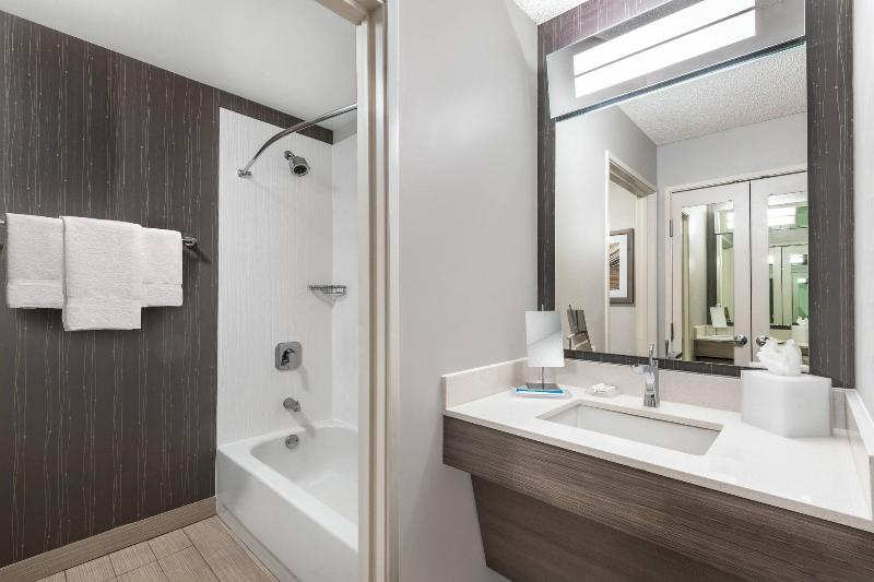 带大床的标准间, Courtyard By Marriott Reno