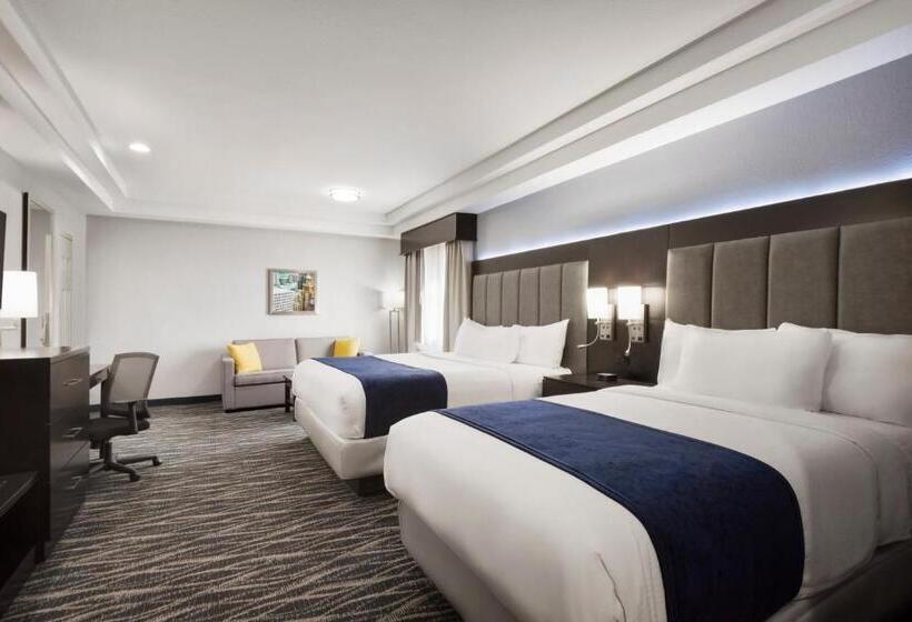 キングサイズベッドのスイートルーム, Days Inn & Suites By Wyndham Houston Hobby Airport