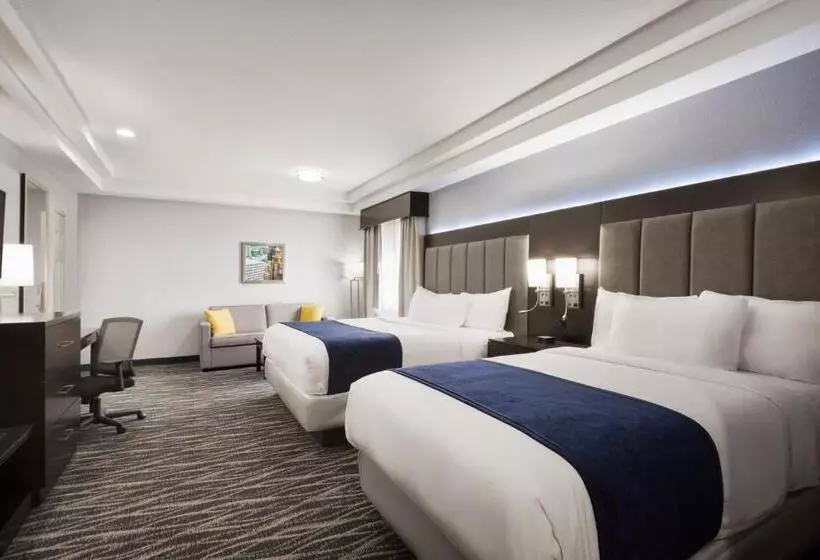 キングサイズベッドのスイートルーム, Days Inn & Suites By Wyndham Houston Hobby Airport