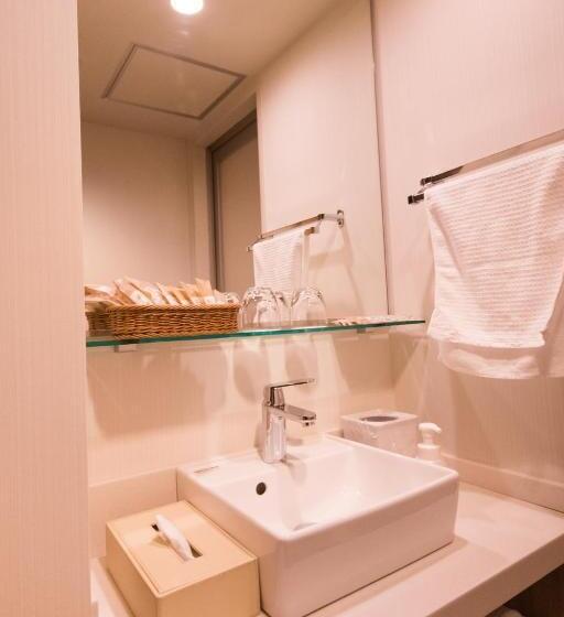 غرفة سوبيريور ثلاثية, Epinard Nasu