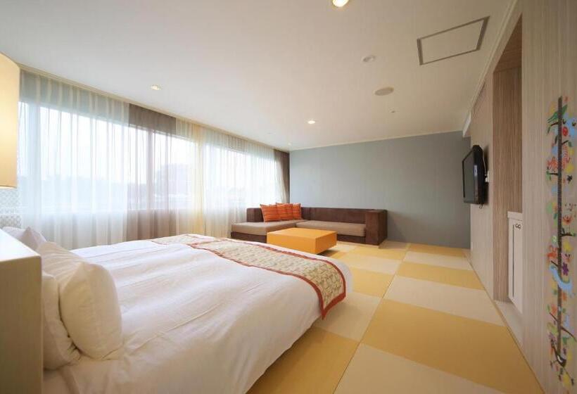 جناح عائلي, Epinard Nasu