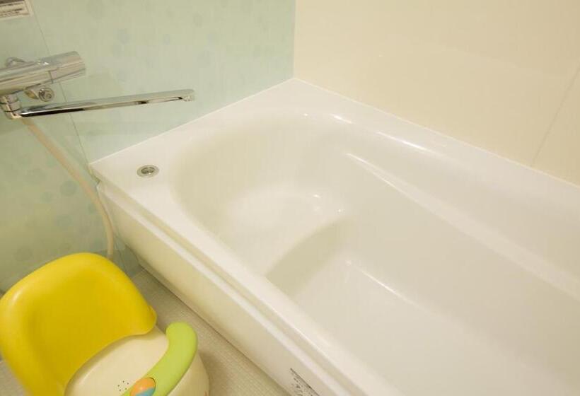 غرفة عائلية, Epinard Nasu