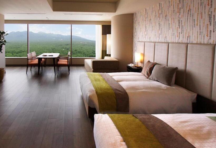 جناح جونيور مطل على الجبل, Epinard Nasu