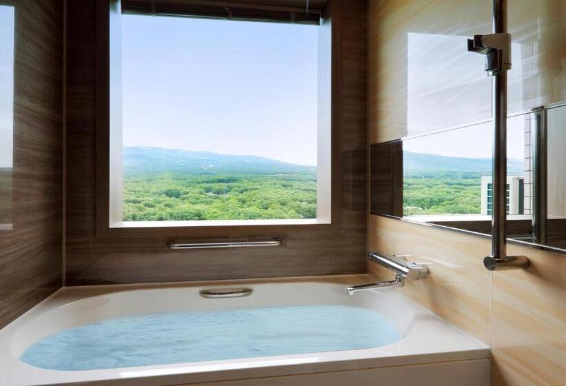 جناح جونيور مطل على الجبل, Epinard Nasu