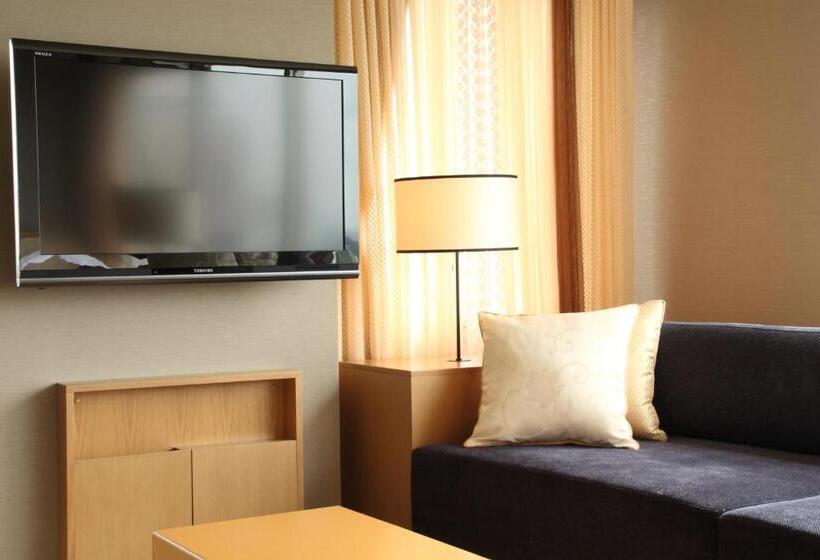 جناح, Epinard Nasu