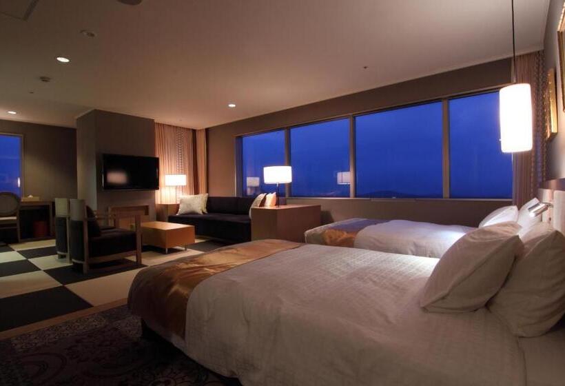 جناح, Epinard Nasu