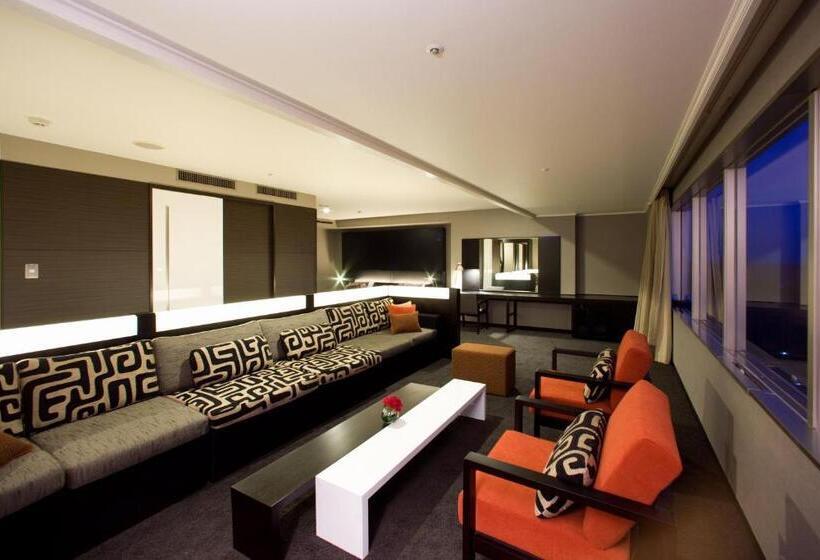 جناح جونيور, Epinard Nasu