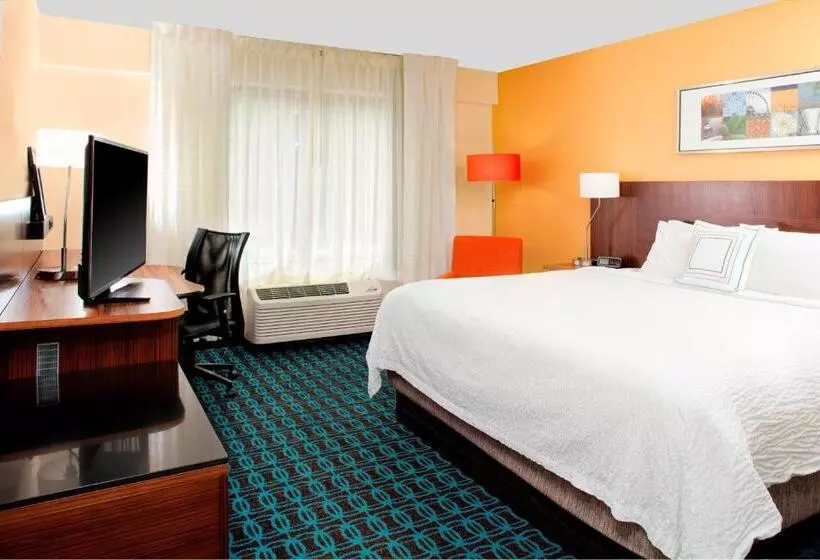 キングサイズベッドのスタンダードルーム, Macon Hotel & Suites
