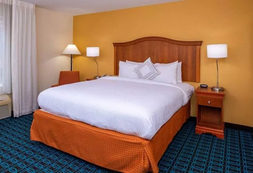 ２ダブルベッドのスタンダードルーム, Fairfield Inn & Suites Greensboro Wendover