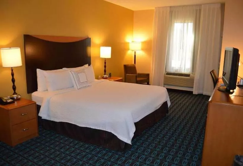 キングサイズベッドのスタンダードルーム, Fairfield Inn & Suites Houston Channelview
