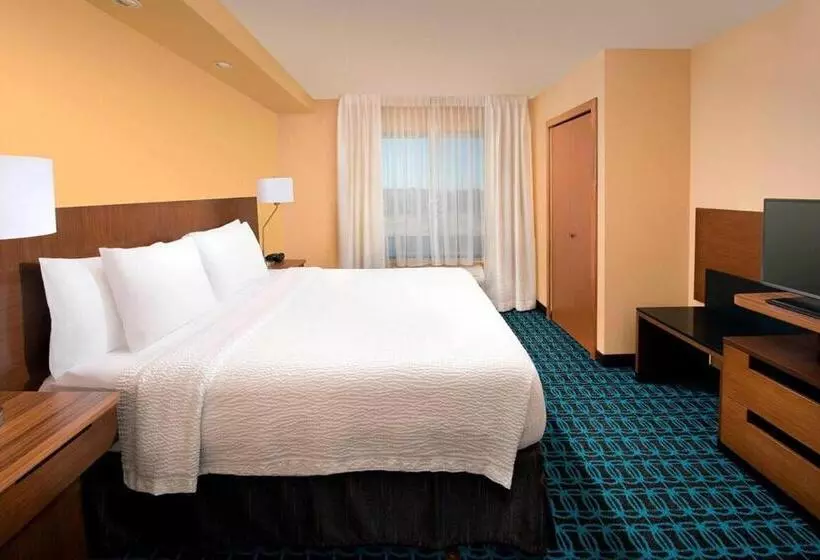 キングサイズベッドのスタンダードルーム, Fairfield Inn & Suites Houston Channelview