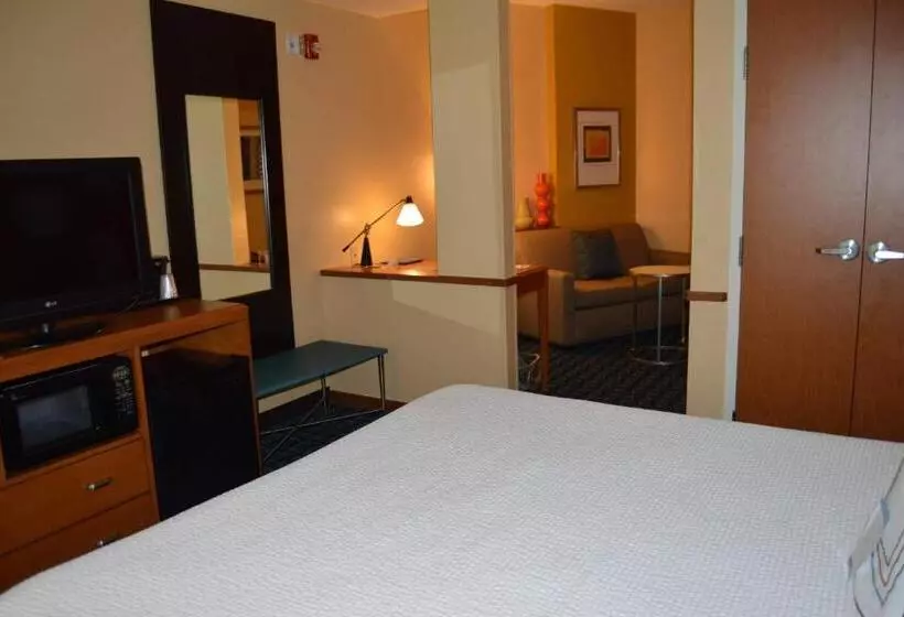 キングサイドベッドのスタンダードワンルーム, Fairfield Inn & Suites Houston Channelview