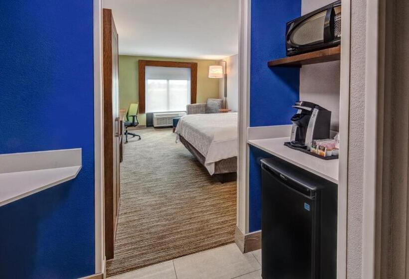 סוויטה מותאמת לאדם עם מוגבלויות, Holiday Inn Express Hotel & Suites Memphis Southwind, An Ihg