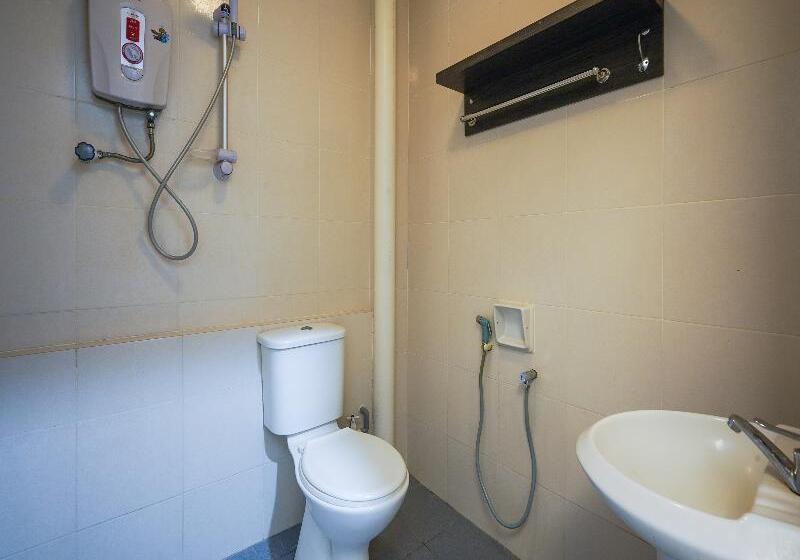 带大床的套房, Holiday Inn Express Airport East, An Ihg