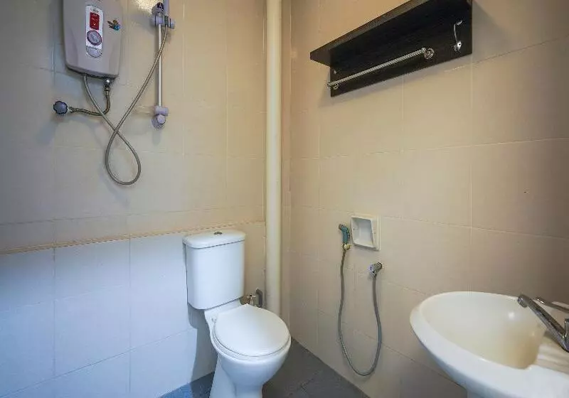 سوئیت با تخت بزرگ, Holiday Inn Express Airport East, An Ihg