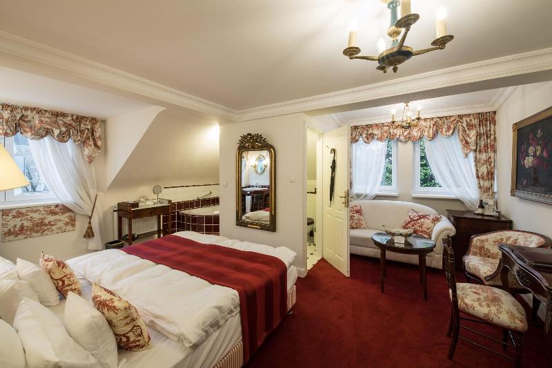 Люкс Кровать Кинг, Holiday Inn Express Airport East, An Ihg