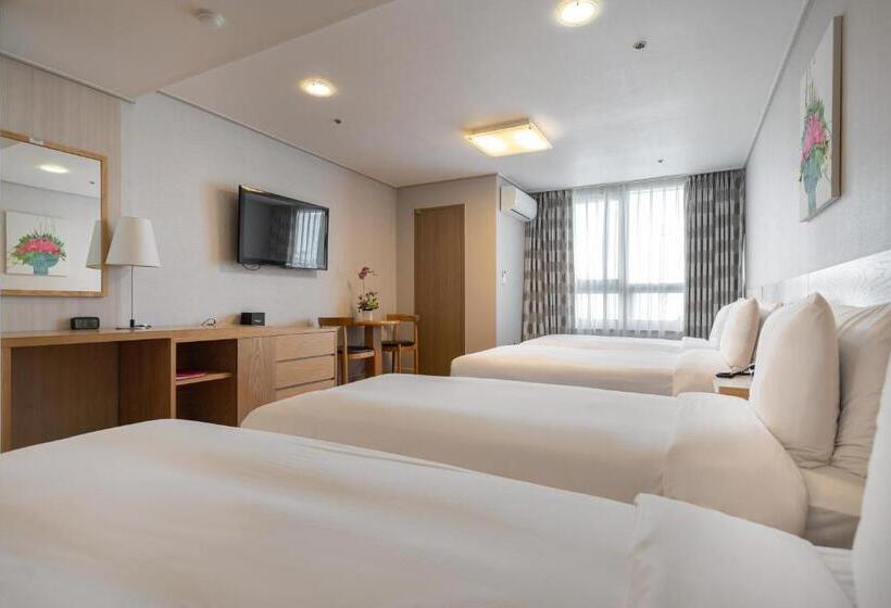 Pokój Czteroosobowy Deluxe, Ramada By Wyndham Seoul Dongdaemun