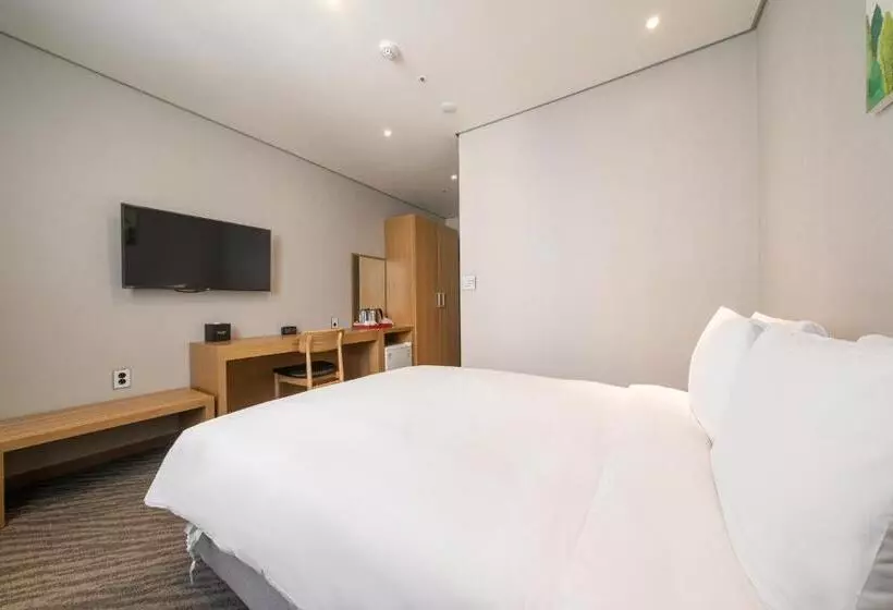Standard Room King Size Bed