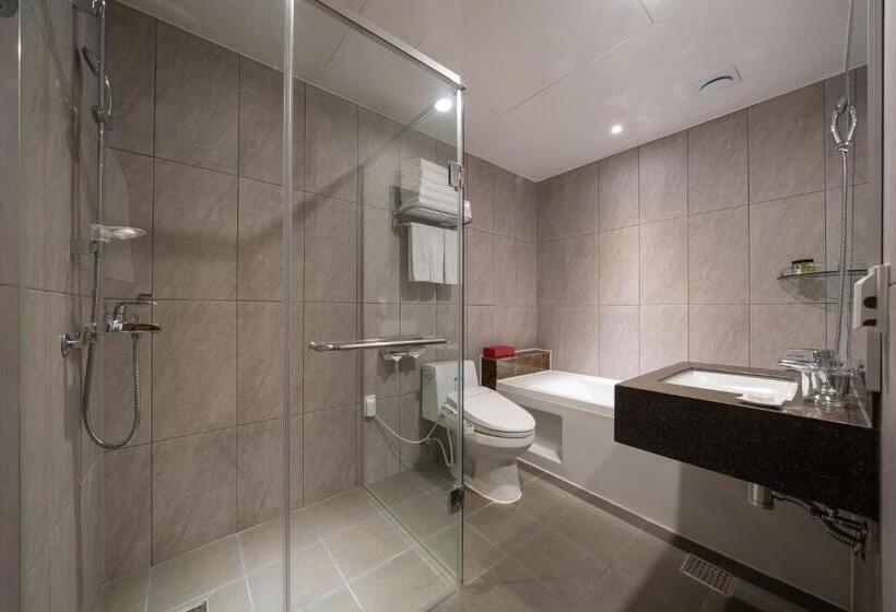 Pokój Czteroosobowy Standard, Ramada By Wyndham Seoul Dongdaemun