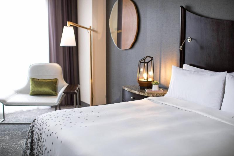 اتاق کلاب, Renaissance Raleigh North Hills