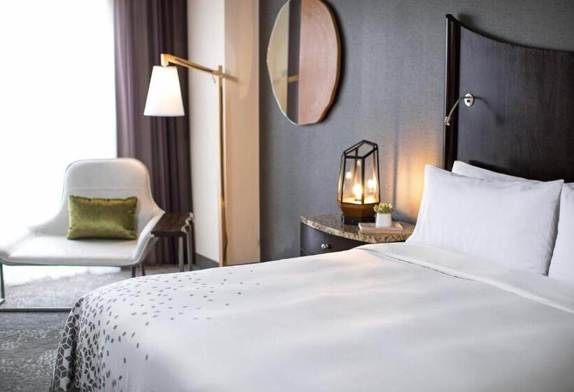 اتاق استاندارد با تخت بزرگ برای معلولان, Renaissance Raleigh North Hills