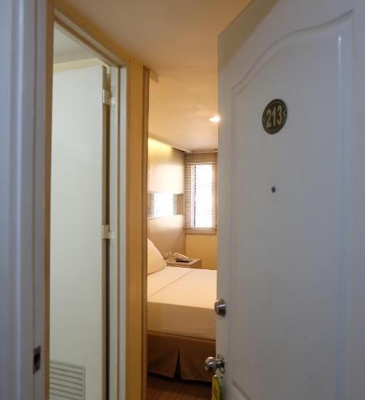 اتاق لوکس, Spaces Hotel Makati