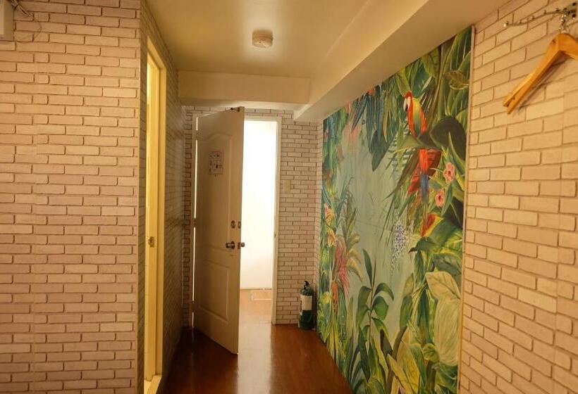 اتاق استاندارد, Spaces Hotel Makati