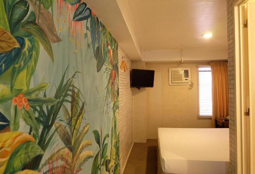 اتاق استاندارد, Spaces Hotel Makati