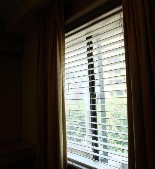 اتاق لوکس سه تخته, Spaces Hotel Makati