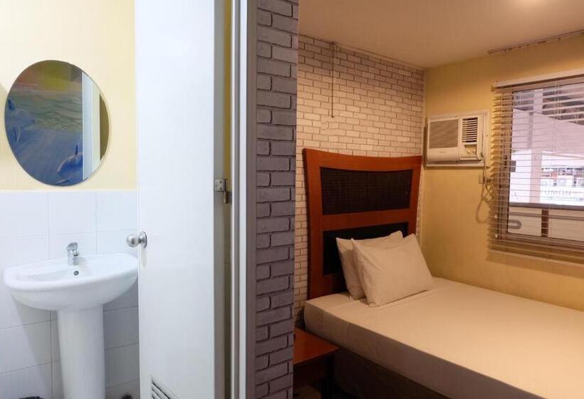 اتاق استاندارد, Spaces Hotel Makati