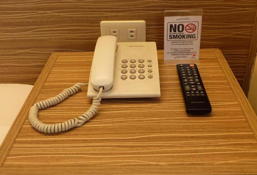 اتاق لوکس سه تخته, Spaces Hotel Makati