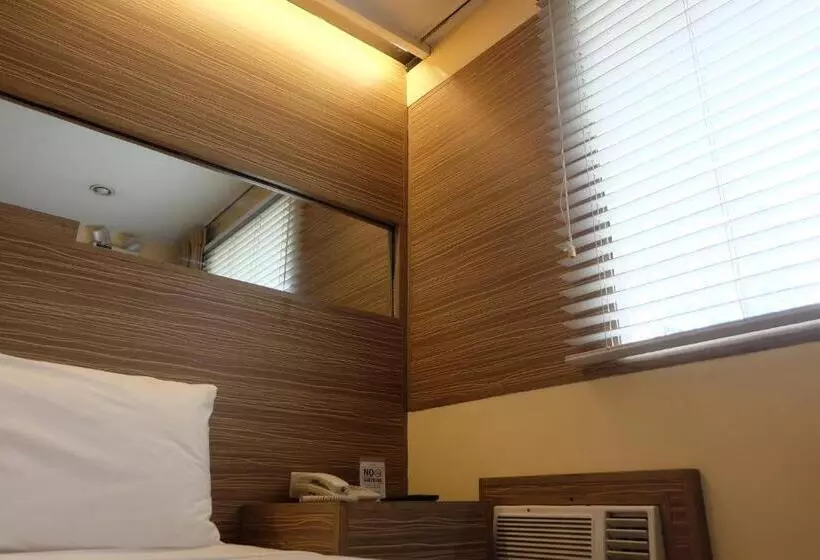 デラックストリプルルーム, Spaces Hotel Makati