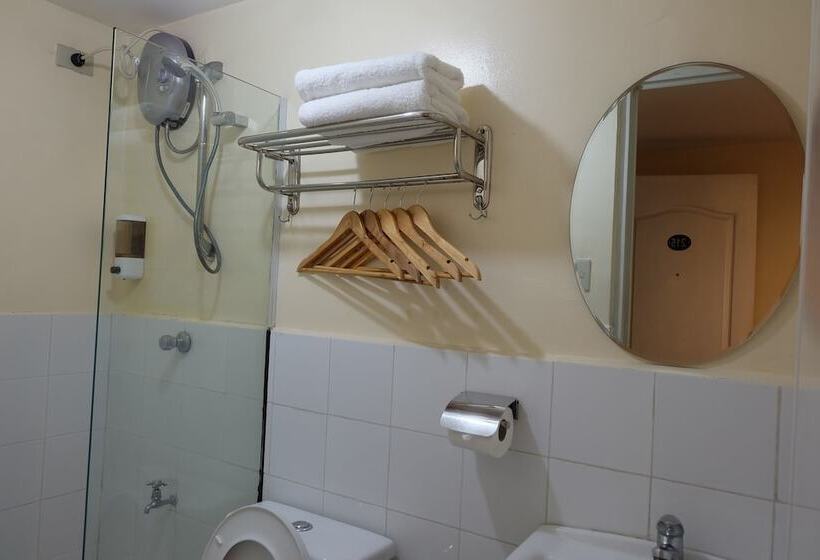 اتاق استاندارد, Spaces Hotel Makati