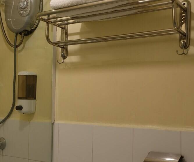 اتاق استاندارد, Spaces Hotel Makati