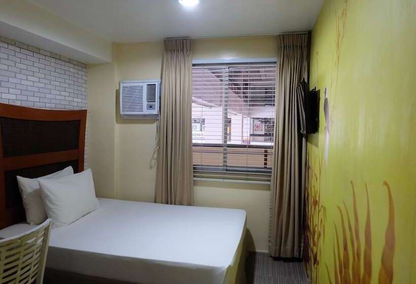 اتاق استاندارد, Spaces Hotel Makati