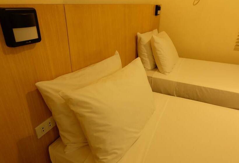 اتاق استاندارد, Spaces Hotel Makati