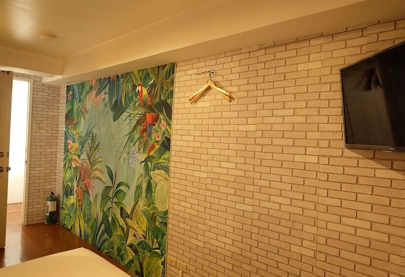 اتاق استاندارد, Spaces Hotel Makati