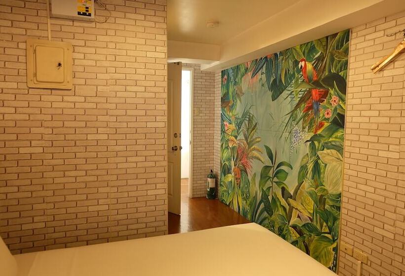 اتاق استاندارد یک نفره, Spaces Hotel Makati