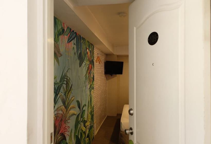 اتاق استاندارد, Spaces Hotel Makati