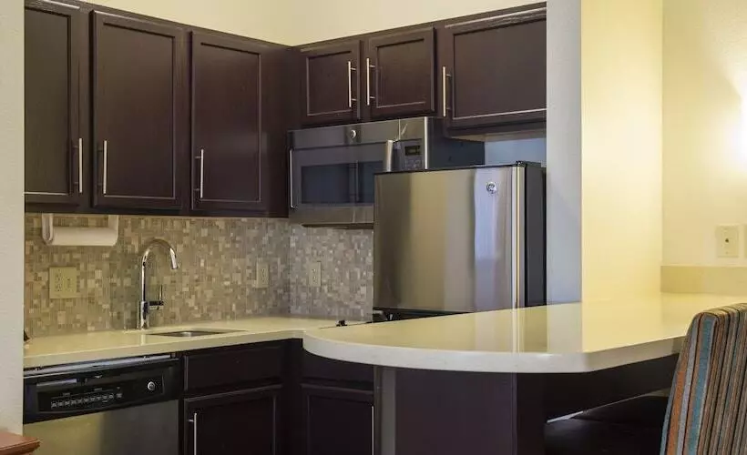 キングサイズベッドのスイートルーム, Staybridge Suites Fargo By Ihg